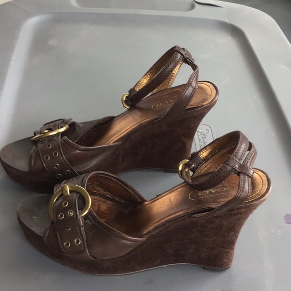 Coach sandals. 4 1/4” heel. S 8. Fair condition. - Picture 4 of 4